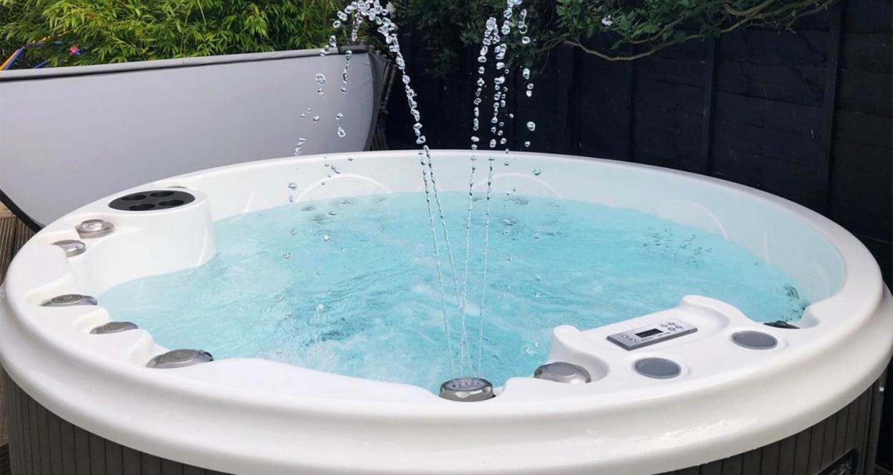 Marine Cottage - With Private Hot Tub Newbiggin-by-the-Sea Exterior foto